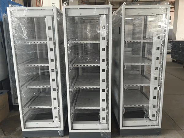 機柜、機箱